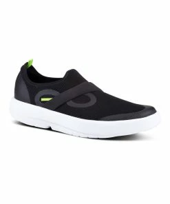 Oofos Men’s OOmg Low Shoe – White & Black