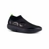 Oofos Men’s OOmg EeZee Mid Shoe – Black