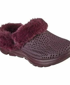 Skechers Foamies GO WALK 5 – Cozy Embrace – BURGUNDY