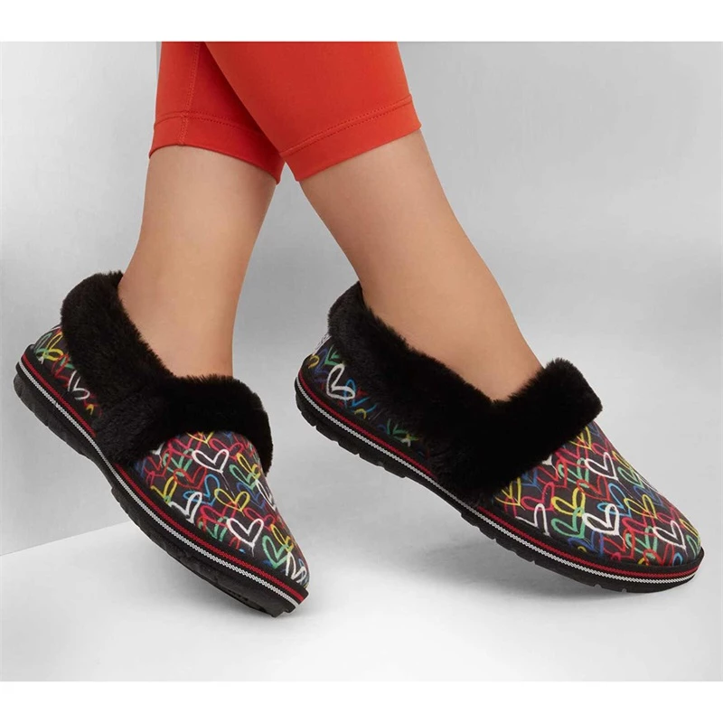 Skechers JGoldcrown BOBS Too Cozy – Lodge Love – BLACKMULTI 4 Skechers JGoldcrown BOBS Too Cozy – Lodge Love – BLACKMULTI - Image 2