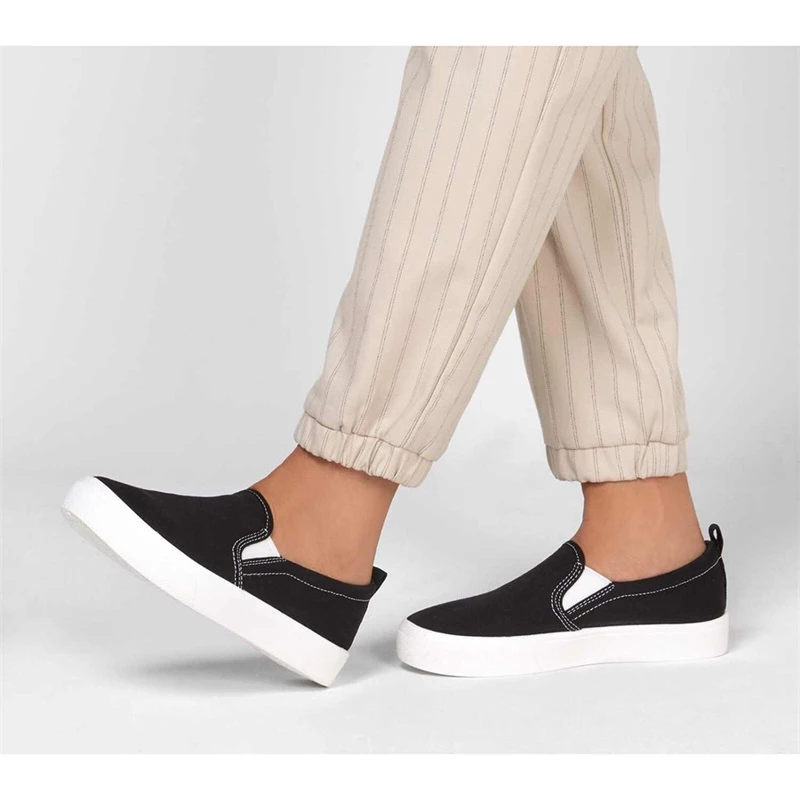 Skechers Poppy – Everyday Daisy – BLACK 4 Skechers Poppy – Everyday Daisy – BLACK - Image 2